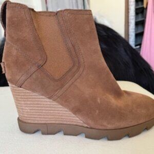 Sorel  brown wedge ankle boots, size 9.5, pull-on